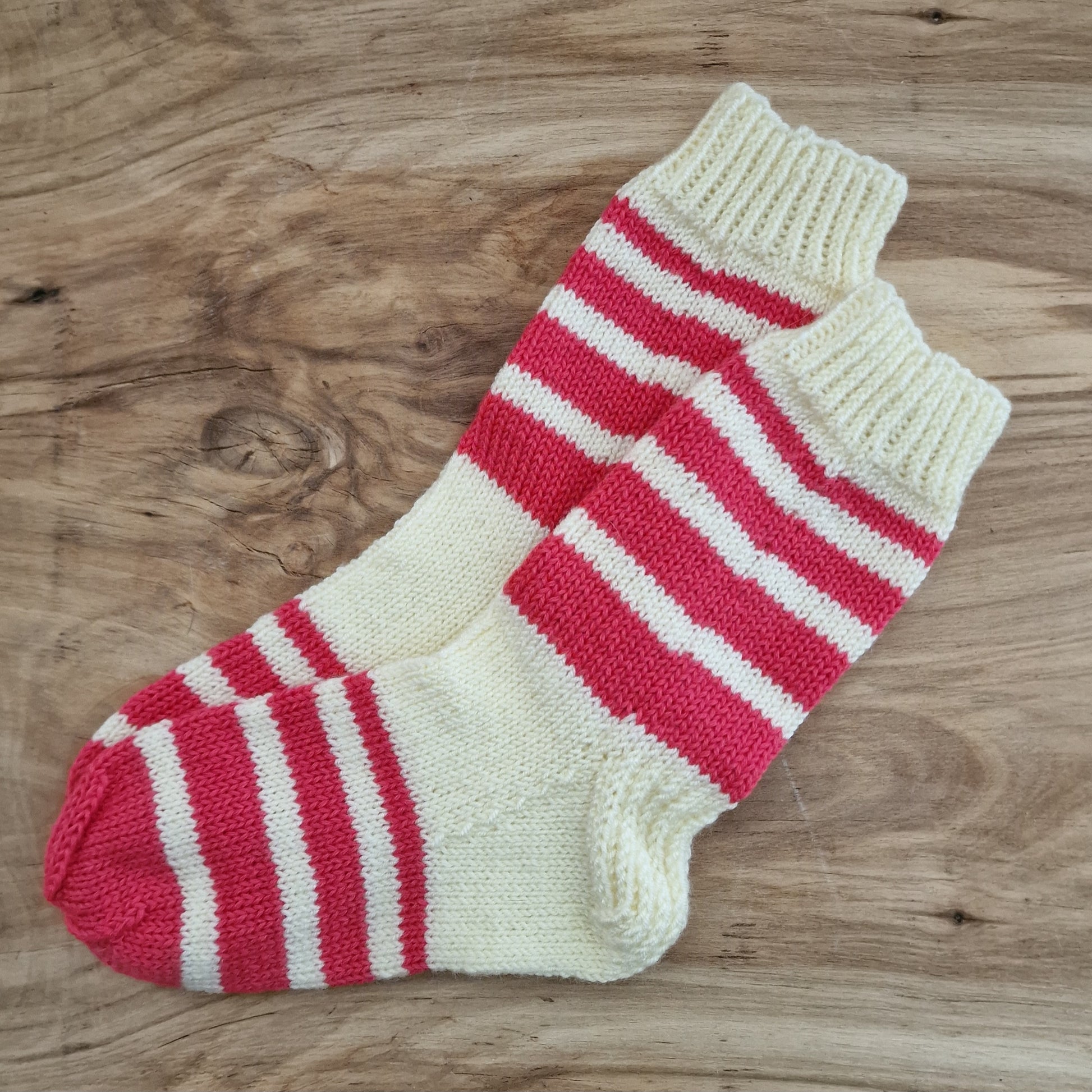 Dabīgi baltas siltās zeķes ar rozā svītrām 33.-35.izm. (VEPA 120) - www.tiptip.lv 