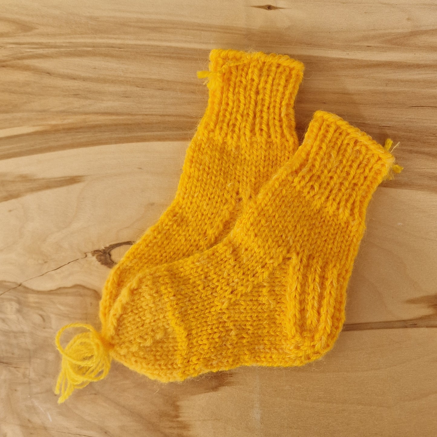 Dzeltenas merino vilnas bērnu vilnas zeķes 21.-23.izm. (ALMA 165) - www.tiptip.lv 