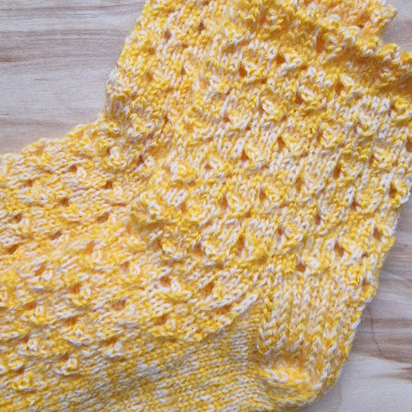 Dzeltenbaltas mežģīņu vilnas zeķes 35.-37.izm. (VEZI 22) - www.tiptip.lv 