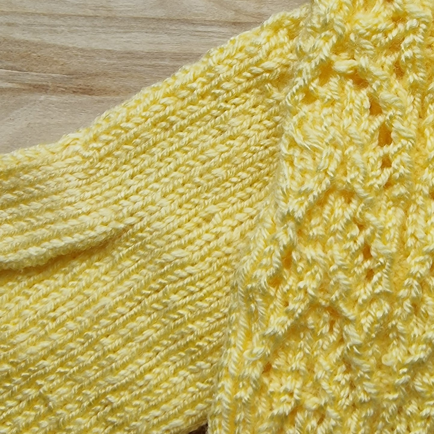 Dzelteni "caurie dūraiņi" (LIGR 16) - www.tiptip.lv 