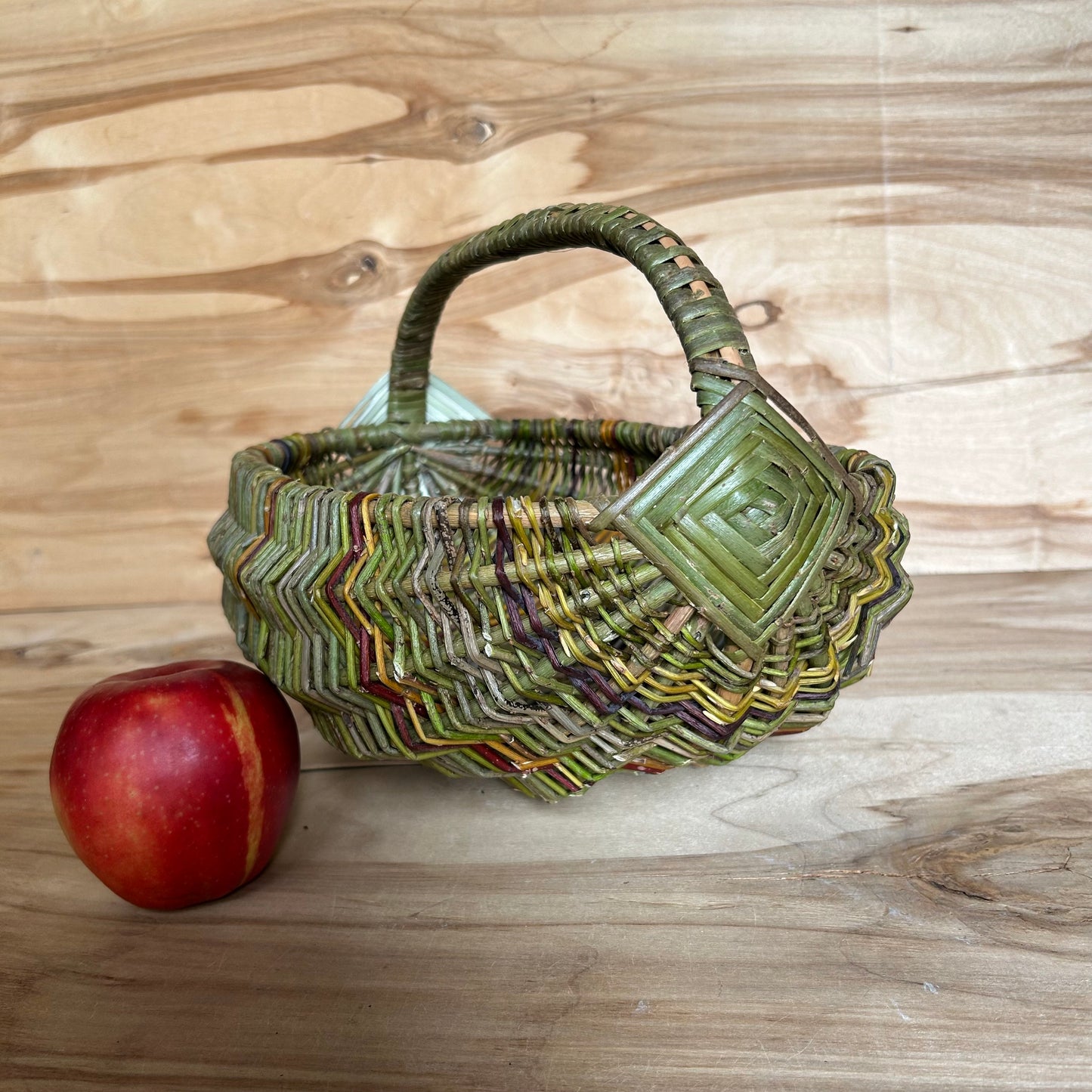 Vidēja lieluma nemizotu klūgu grozs (SALA 186)