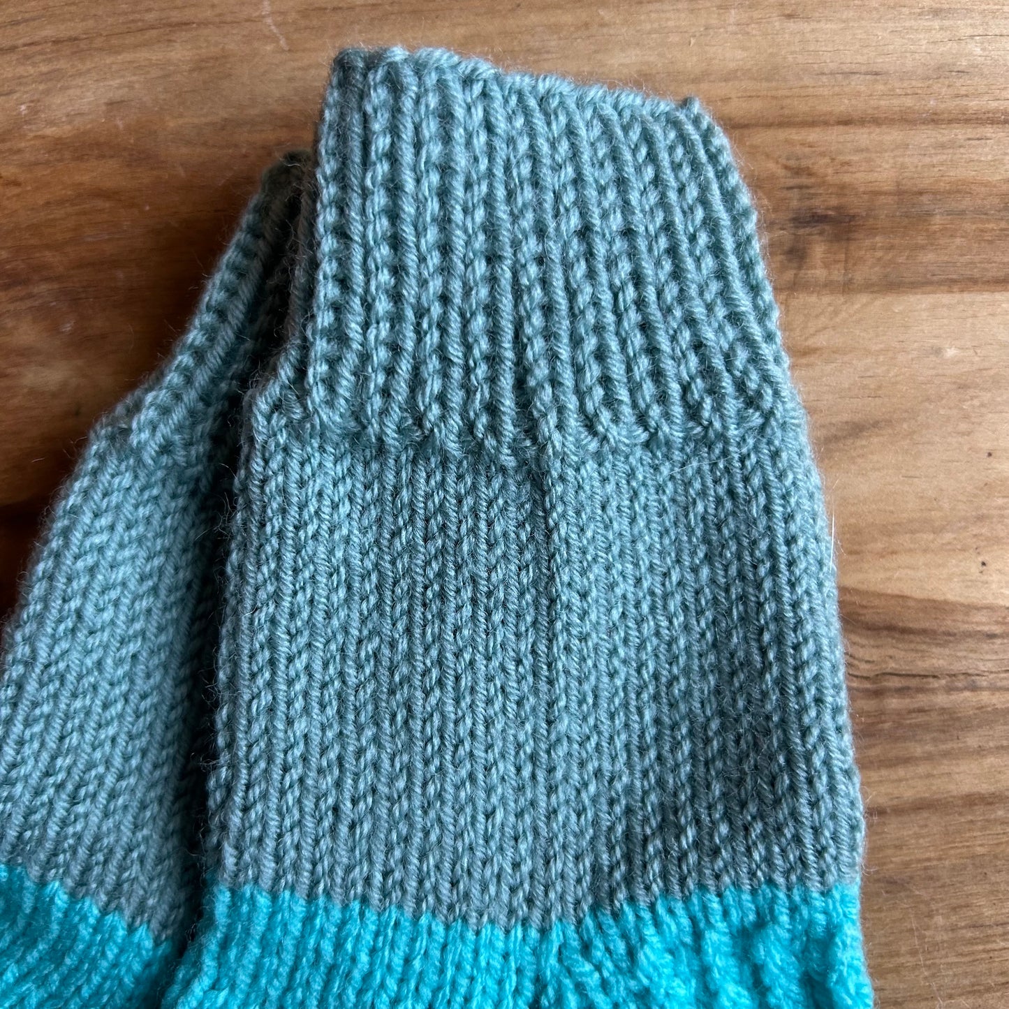 Vilnas zeķes bērniem  zilos un pelēkos toņos 28.-30.izm. (VEZI 57)