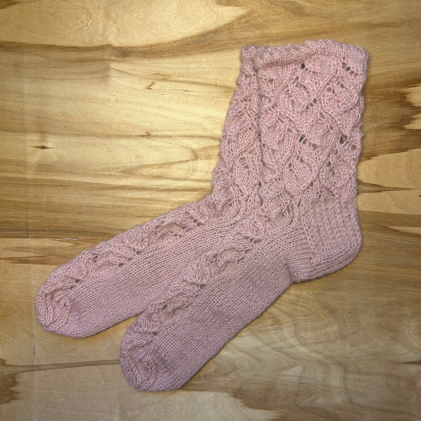 Rozā krāsas mežģīņu adījuma siltās zeķes 37.-39. izm. (SITĒ 43)