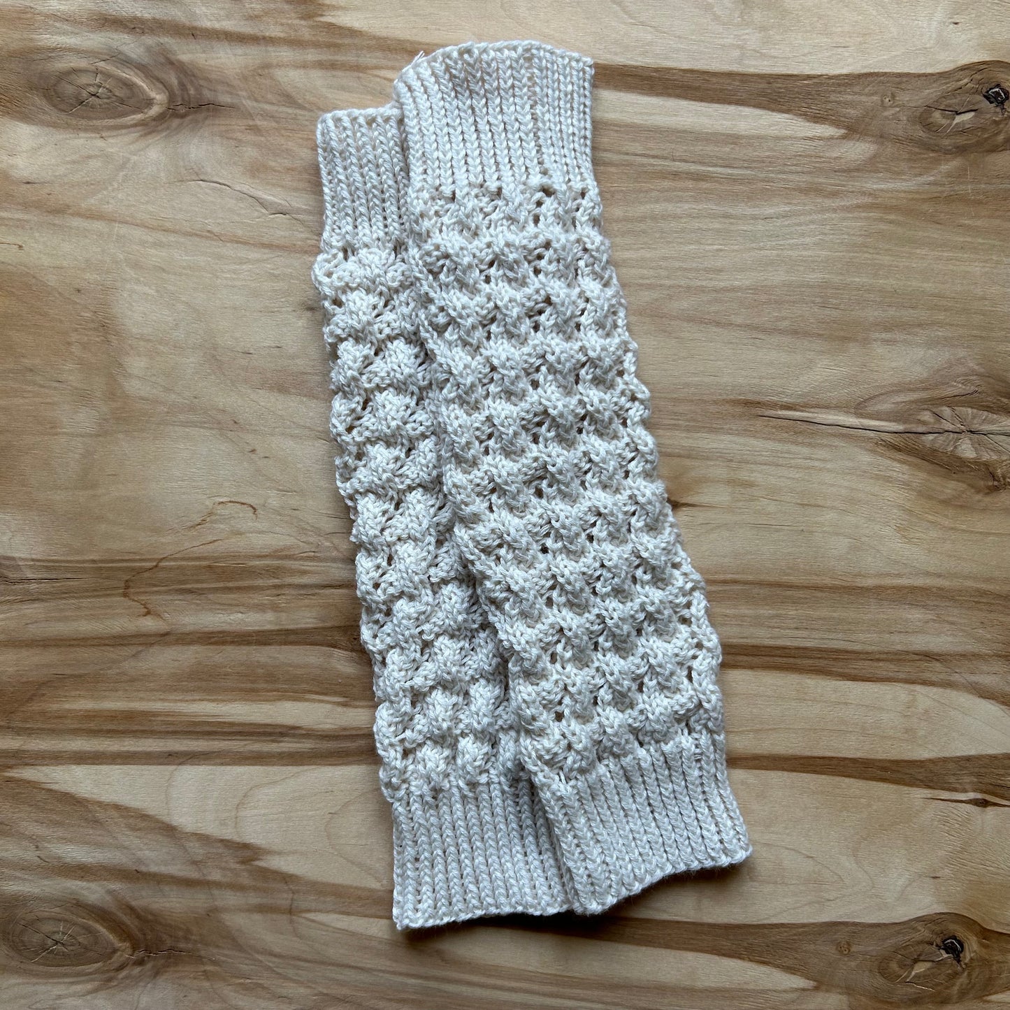 Bēšas garas adītas melanža dzijas getras  ar rakstainu valnīti  (VEPA 139)