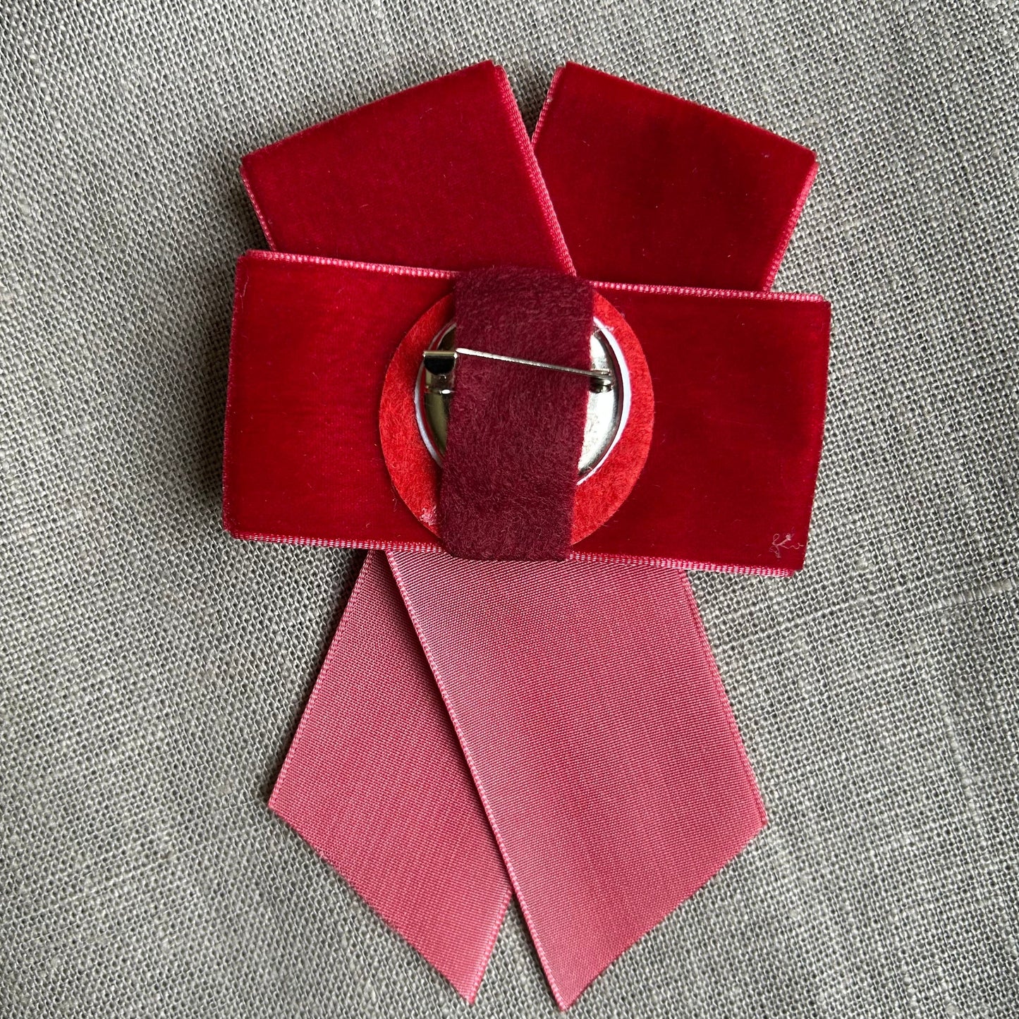 Latviska piespraude (AIPU 106)