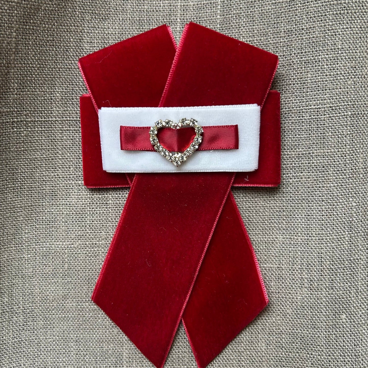 Latviska piespraude (AIPU 107)