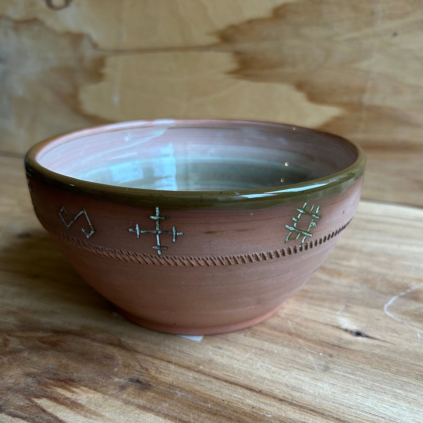 Māla bļodiņa brūna krāsā  (MASP 142)