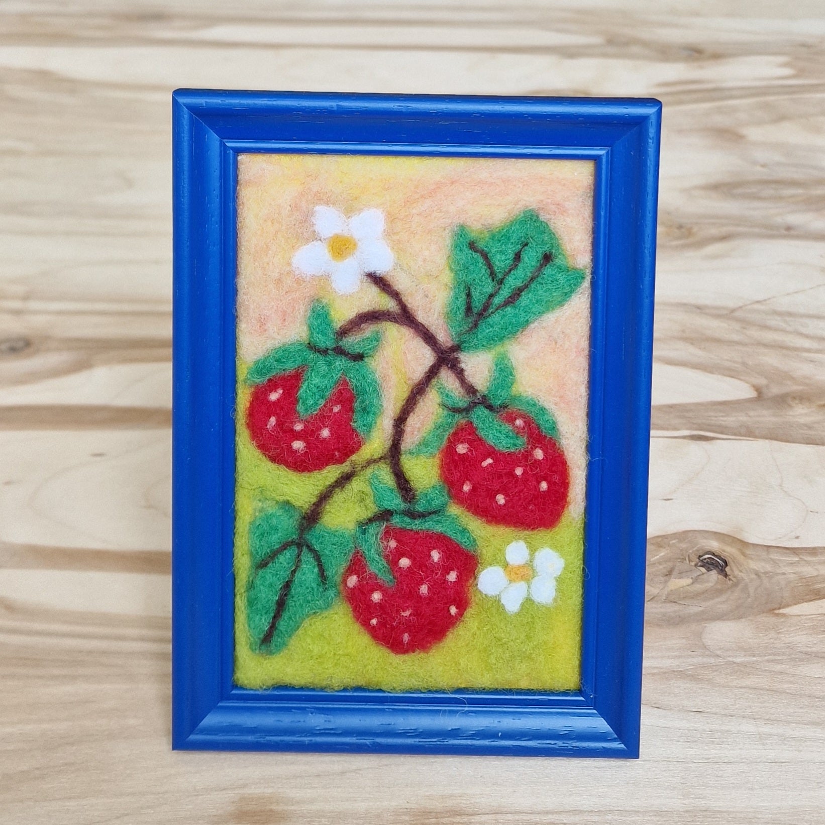 Filcēta glezniņa ar zemenēm (LIGR 18) - www.tiptip.lv 