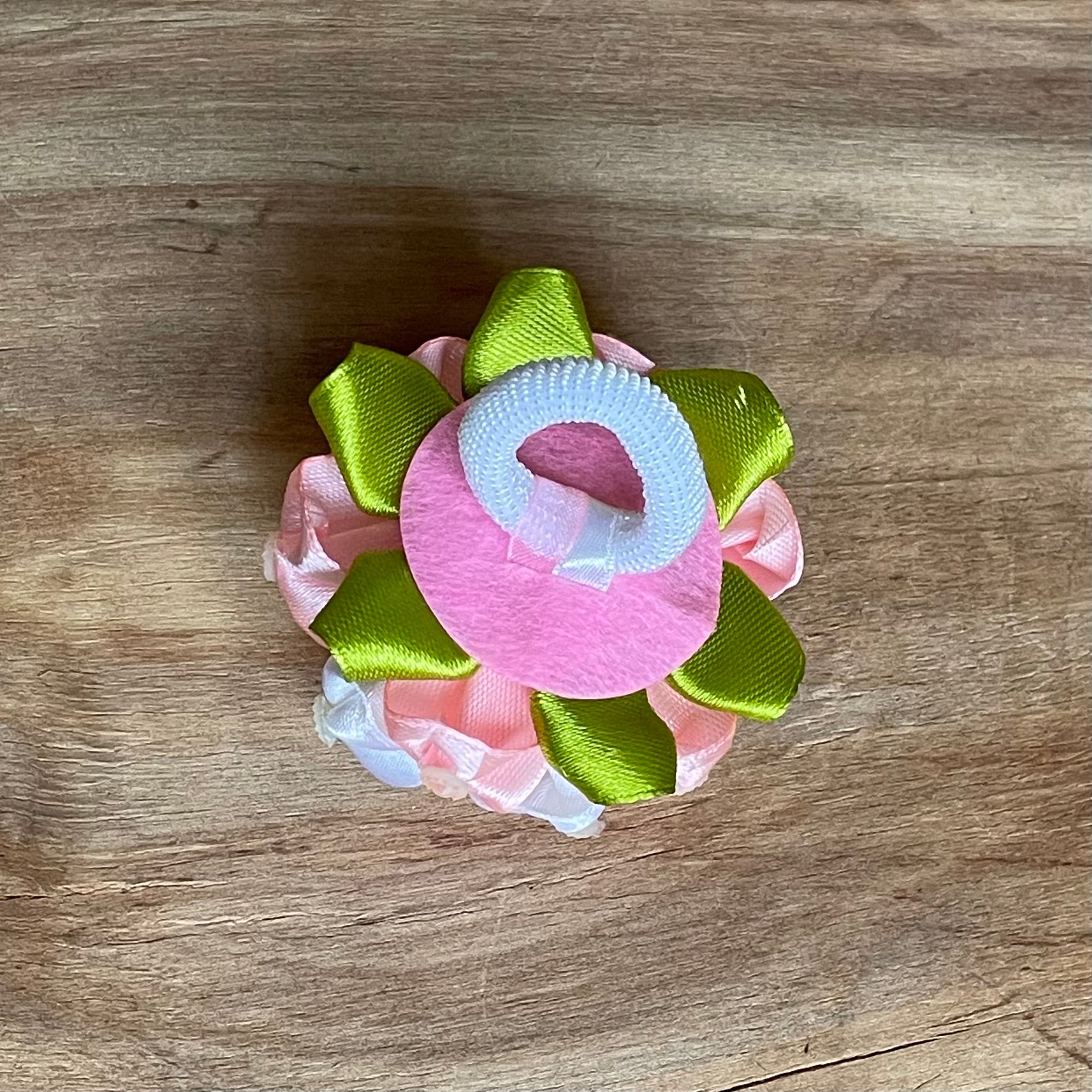 Gaiša matu gumija zieda formā (IRFI 51) - www.tiptip.lv 