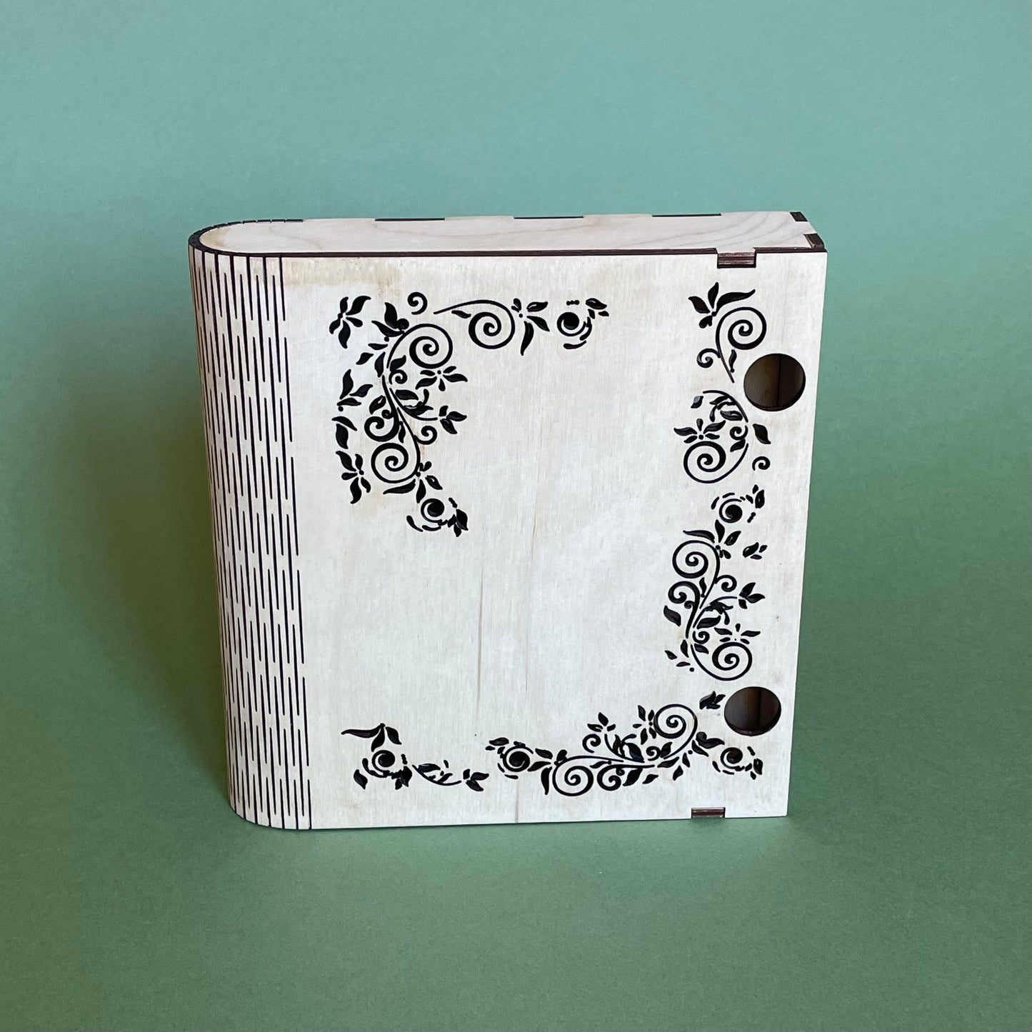 Gaiša saplākšņa kārbiņa "Grāmata" (RAJO 52) - www.tiptip.lv 