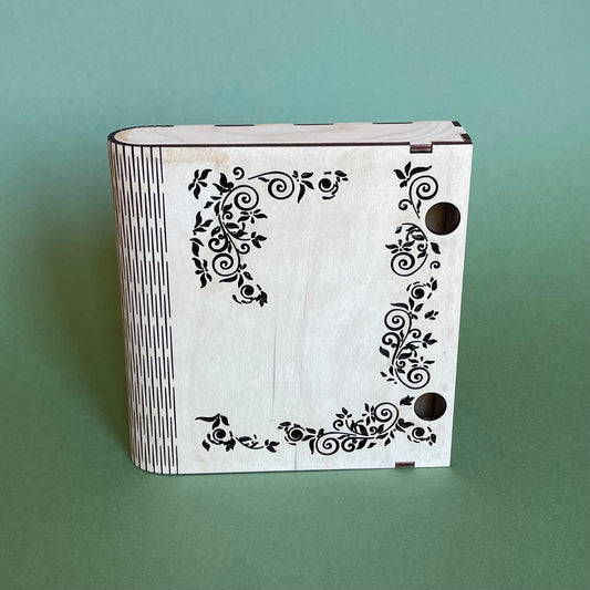 Gaiša saplākšņa kārbiņa "Grāmata" (RAJO 52) - www.tiptip.lv 