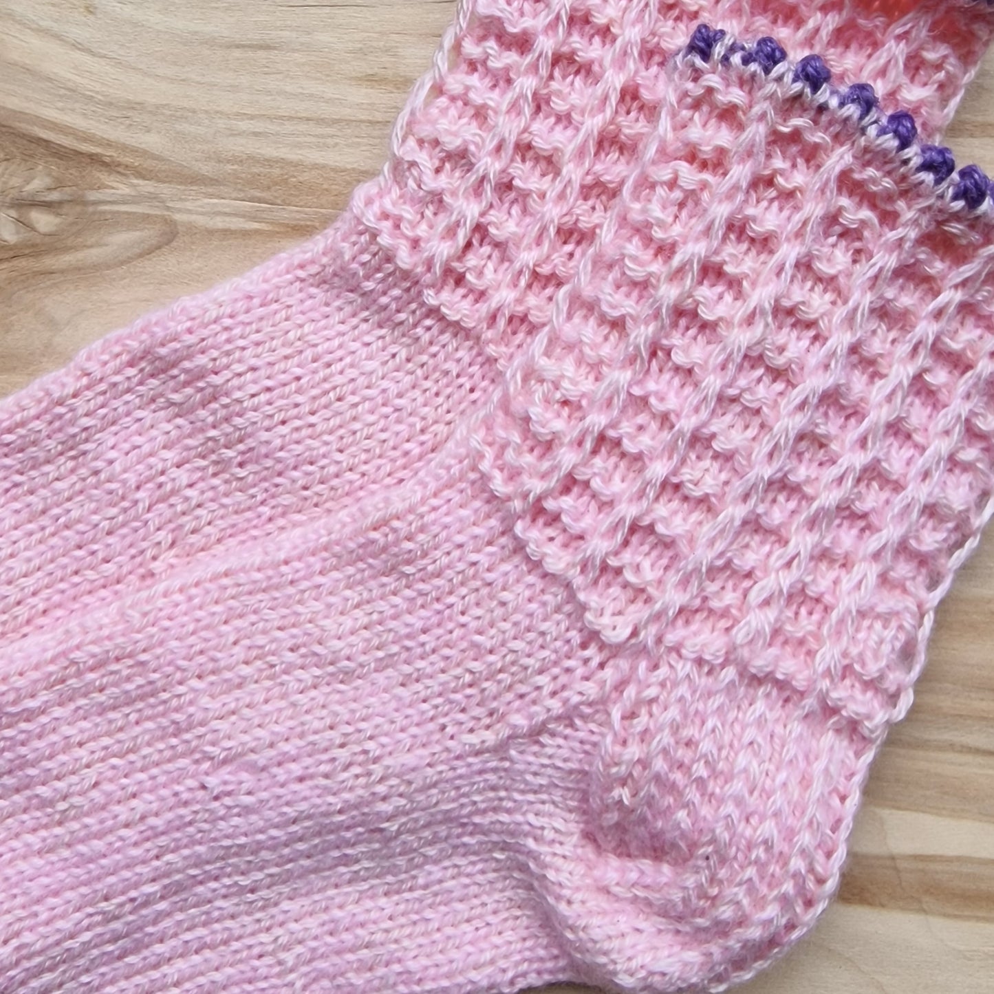 Gaiši rozā vilnas zeķes 37.-39.izm. (VEZI 14) - www.tiptip.lv 