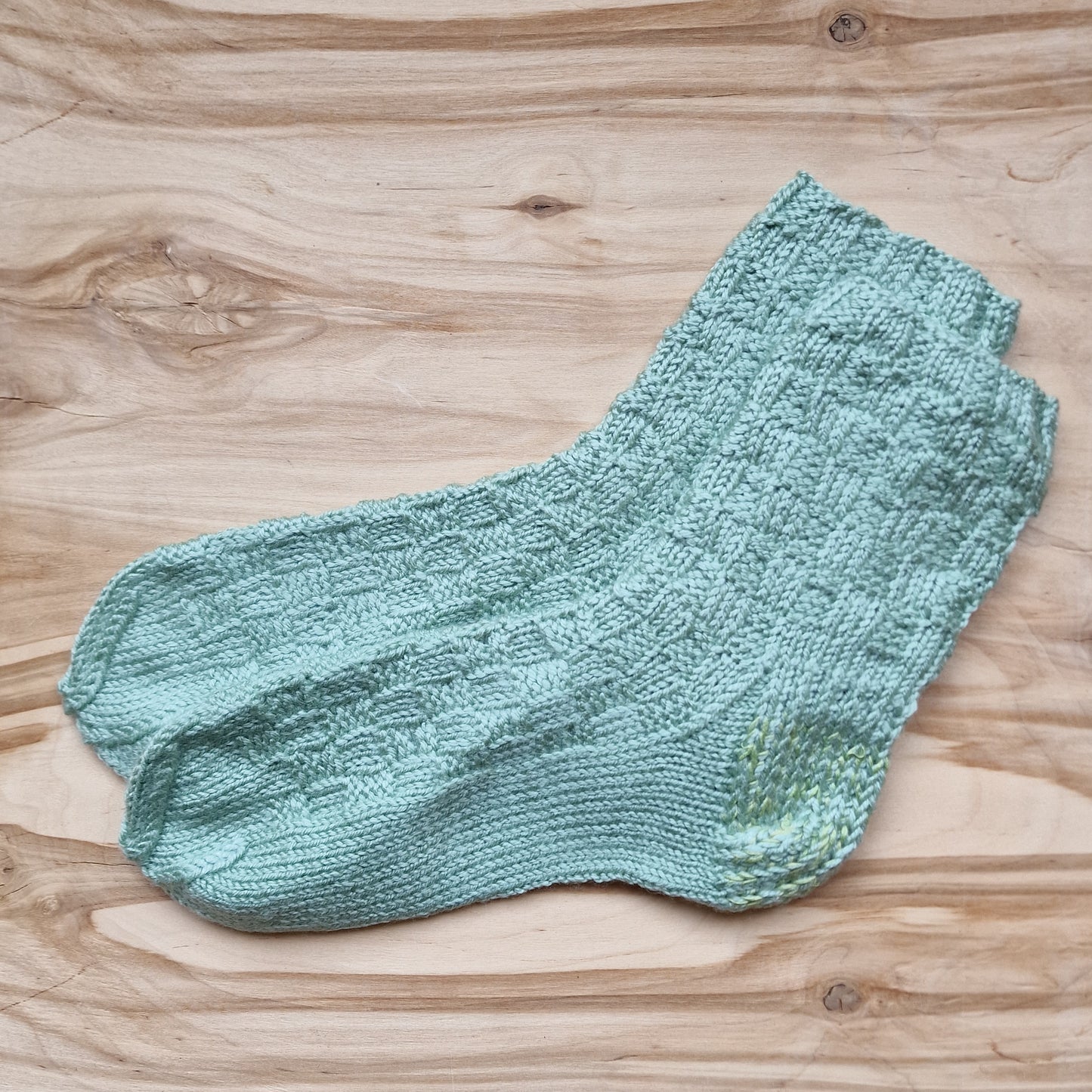 Gaiši zaļas vilnas zeķes vīriešiem 43.-45.izm. (LIGR 9) - www.tiptip.lv 