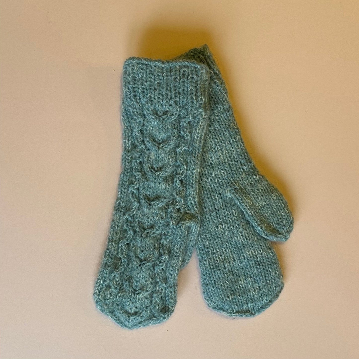 Gaiši zaļi vilnas dūraiņi (ALMA 163) - www.tiptip.lv 