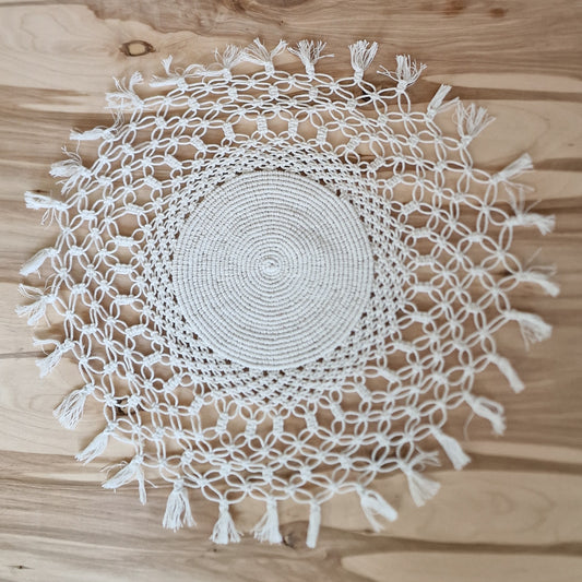 Galda sedziņa makramē tehnikā (ANBL 4) - www.tiptip.lv 