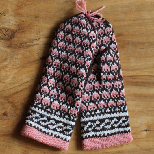 Rozā merino vilnas dūraiņi ar baltiem un brūniem ornamentiem (RABE 82)