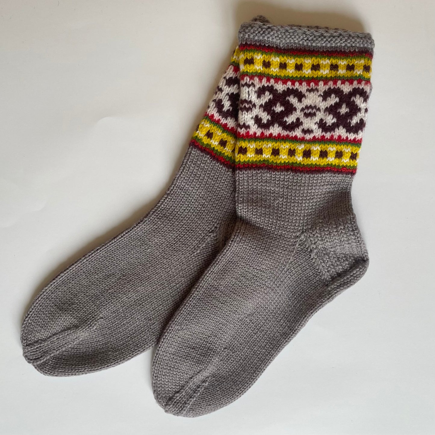 Warm socks size 36-38. gray with decorative trim (RABE 62)