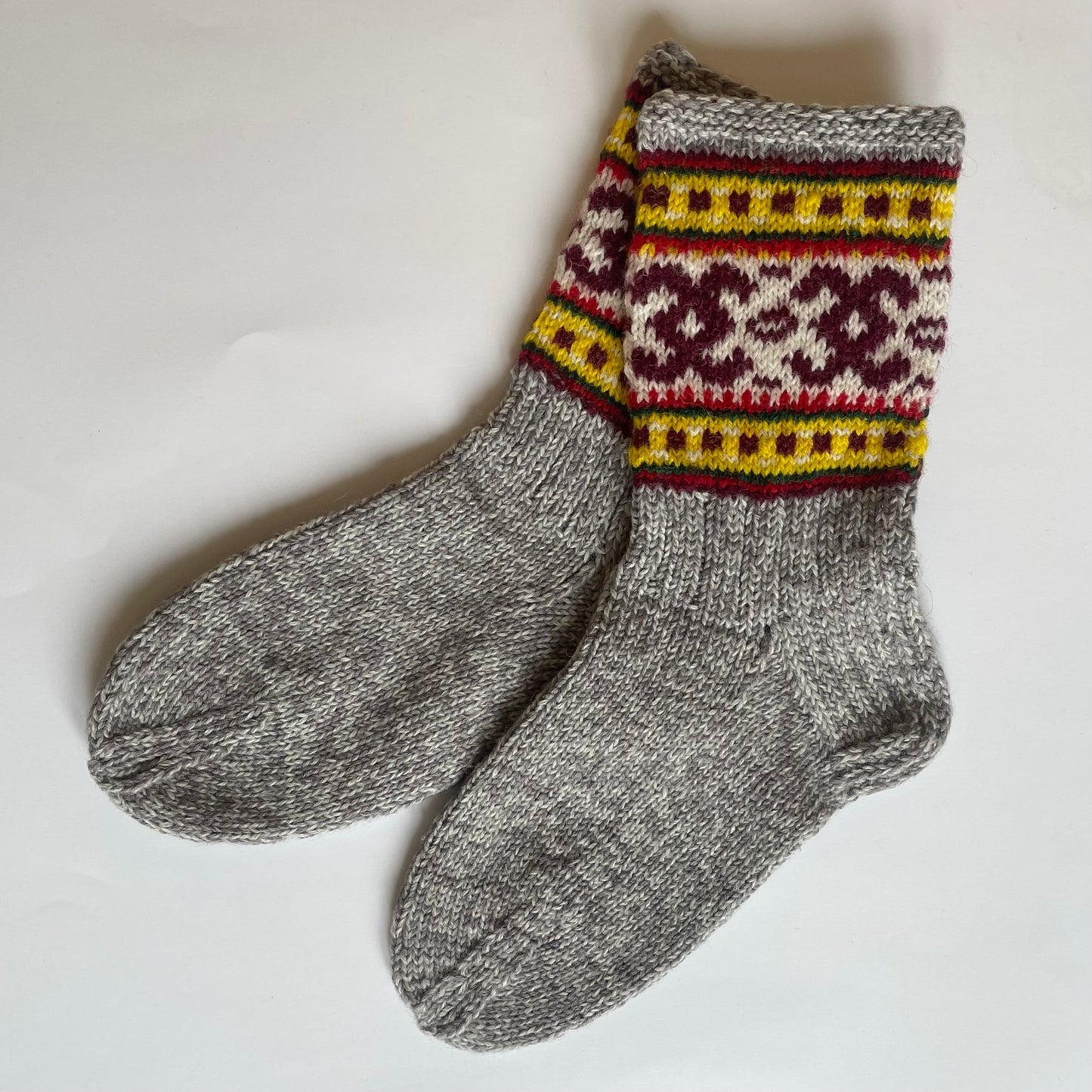 Warm socks size 36-38. gray with decorative trim (RABE 62)