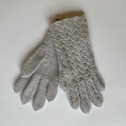 White knitted gloves with patterned top (MALI 10)