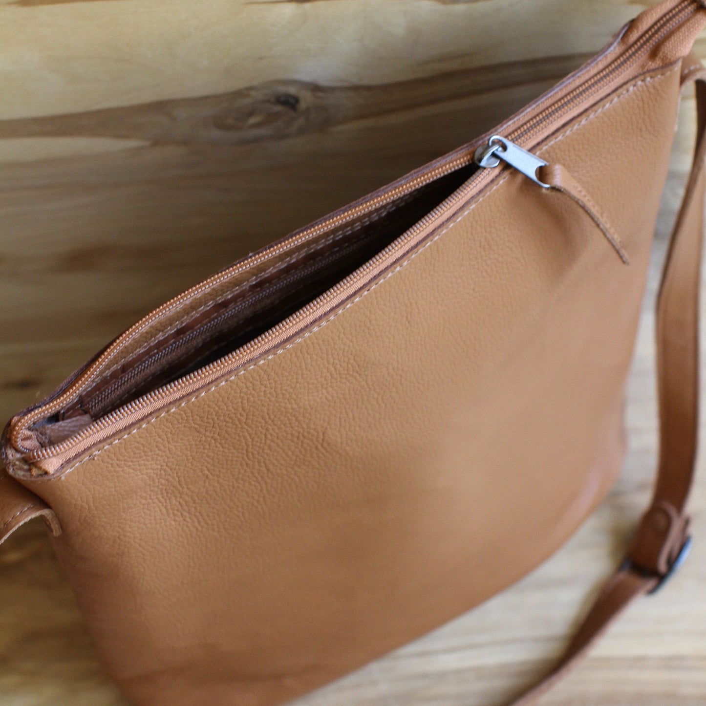 Brūna ādas soma (RARA 248)