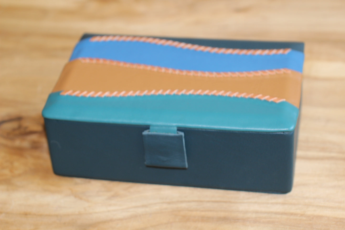 Dabīgās ādas kārba (RARA 235)