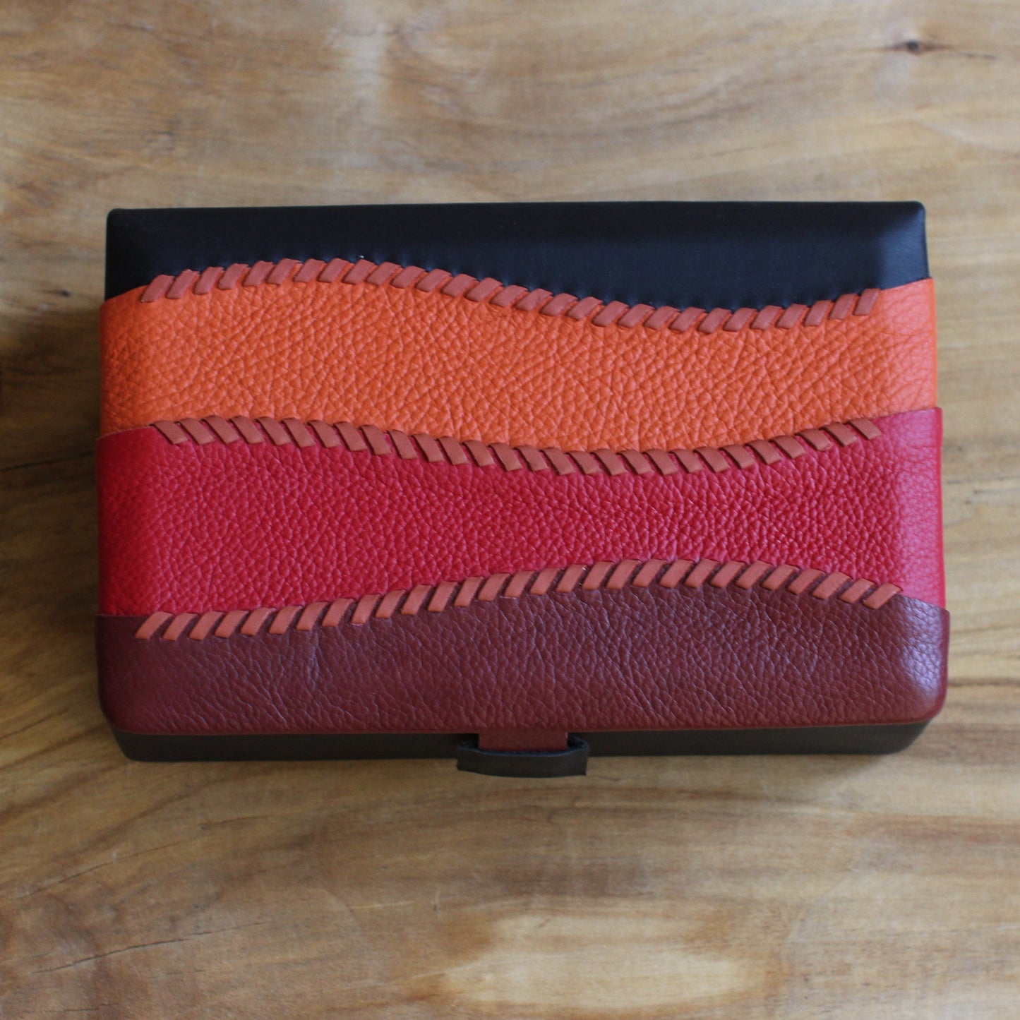 Dabīgās ādas kārba (RARA 243)