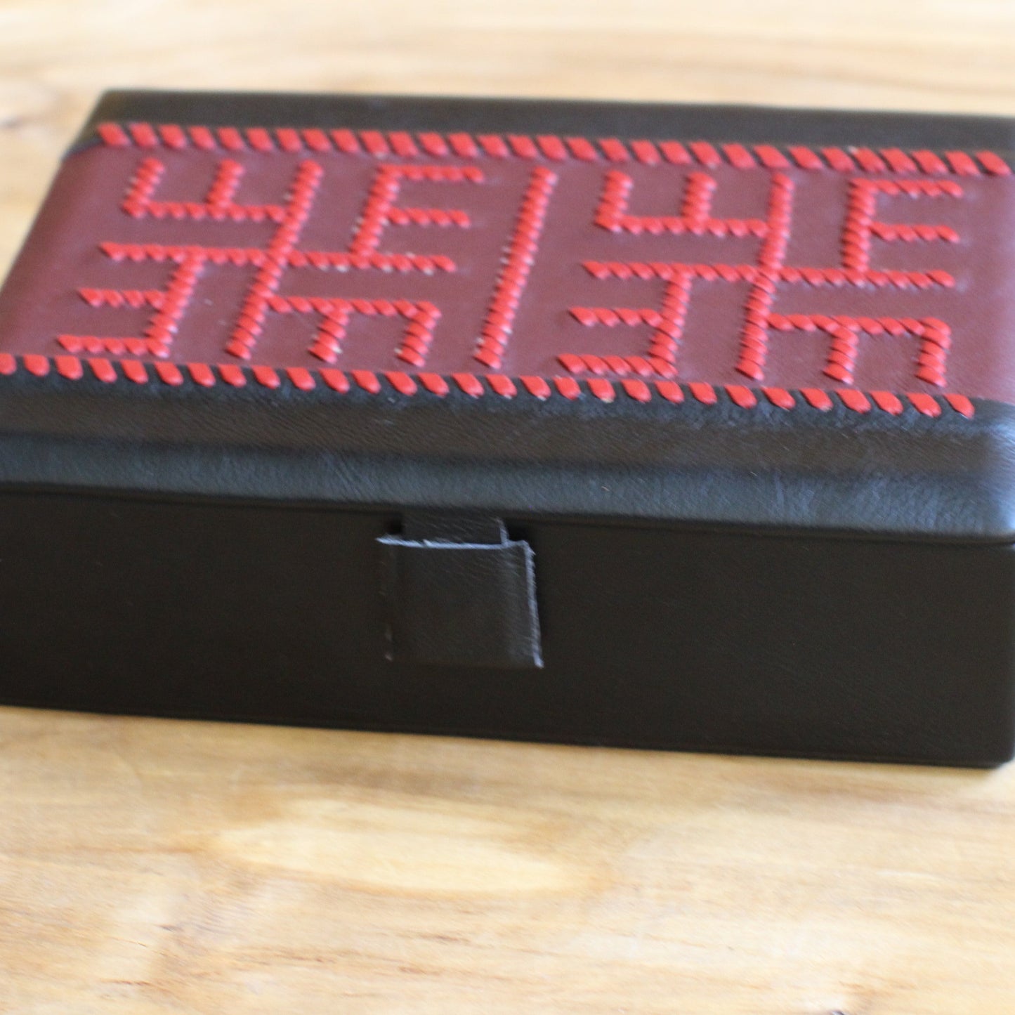 Dabīgās ādas kārba (RARA 245)