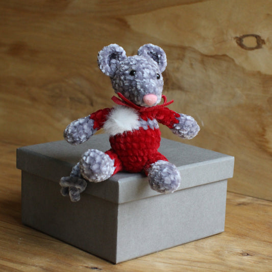 Tamborēta pelēka  pelīte (AIPU 104)