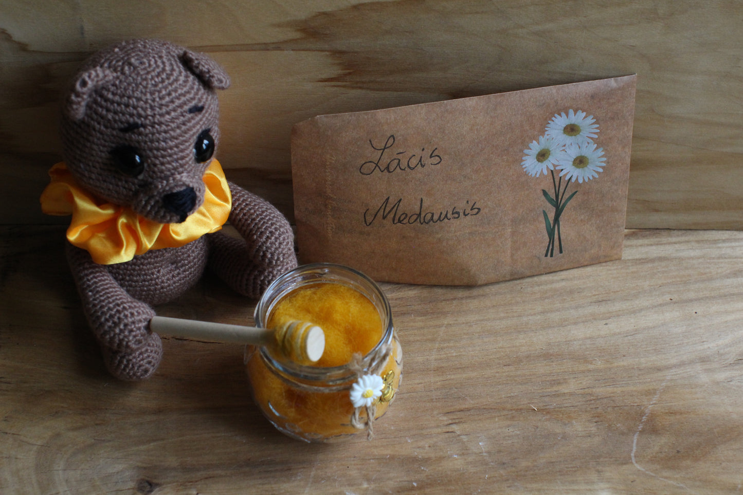 Tamborēta rotaļlieta bērniem/pieaugušajiem Medausis (INBA 10)