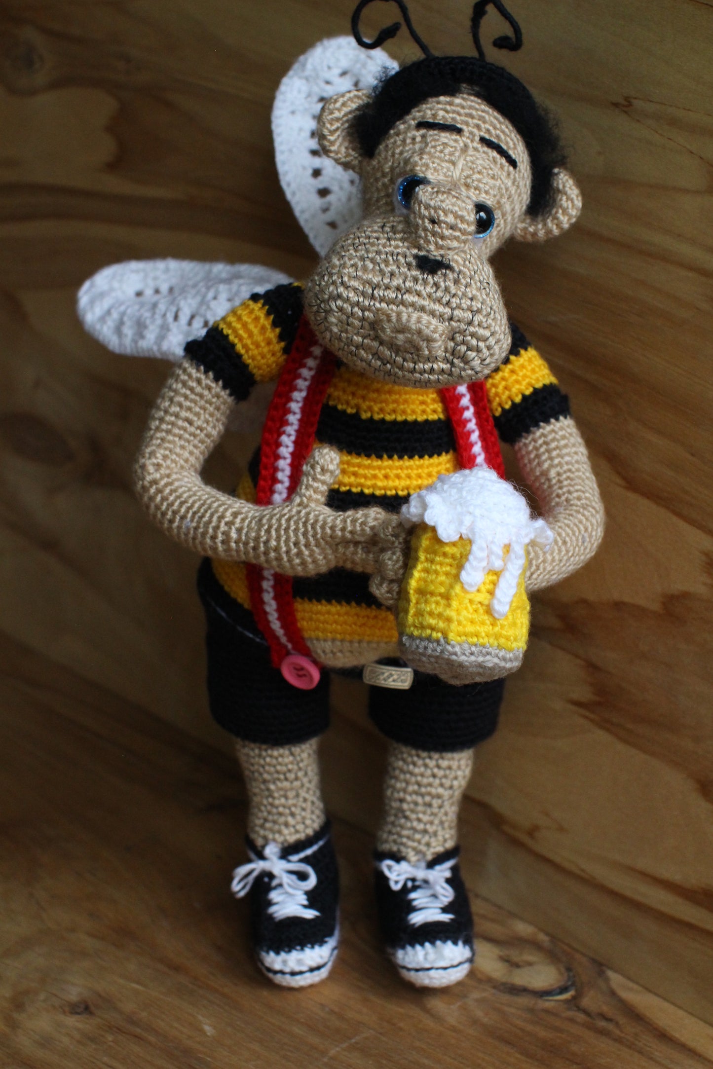 Tamborēta rotaļlieta bērniem/pieaugušajiem "Bišu Janka" (INBA 1)