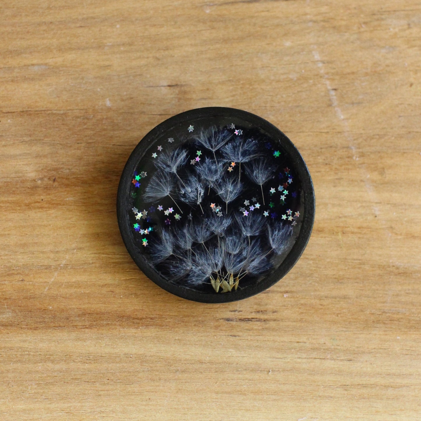 Broša ar pieneņu pūkām (INBA 30)