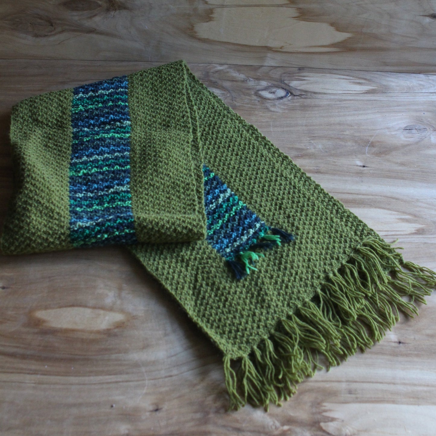 Rokām adīta šalle "Zaļā čūska" (RECE 64)