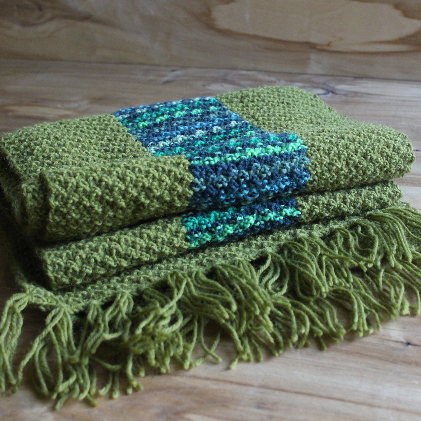 Rokām adīta šalle "Zaļā čūska" (RECE 64)