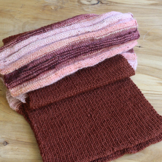 Rokām adīta brūna mohēras šalle (RECE 65)