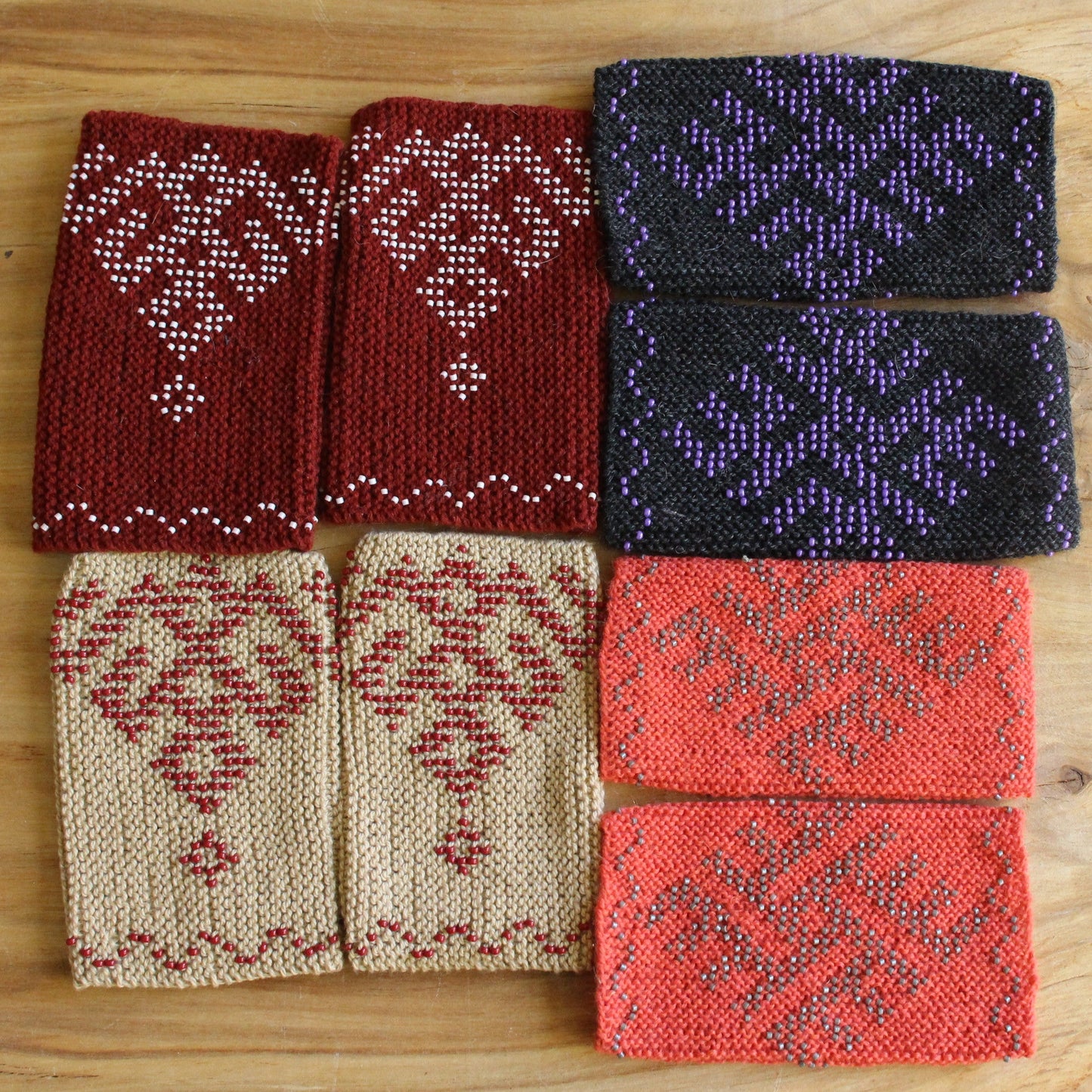 Adīti mauči jeb pulsa sildītāji karmīnsarkanā krāsā  (ZAMI 46)