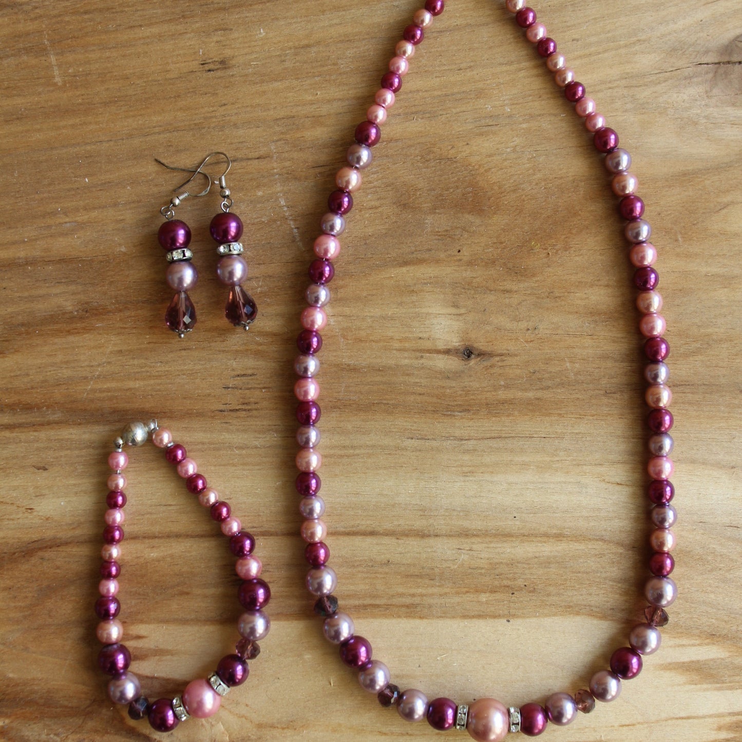 Pērļotu rotu komplekts rozā un lillā krāsā (ZAMI 57)