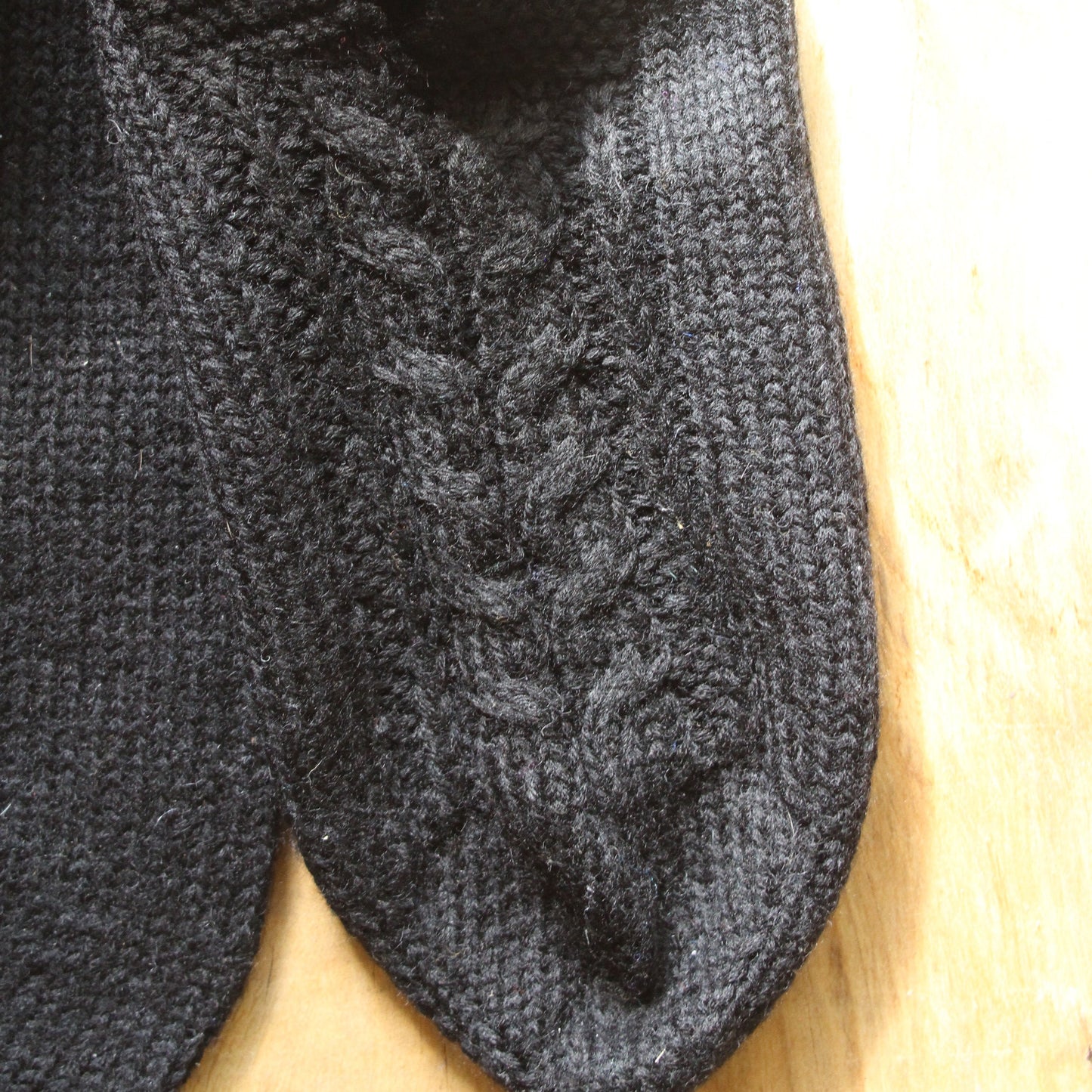 Adītas vilnas čībiņas 45.-47.izm.melnā krāsā (DAKU 36)