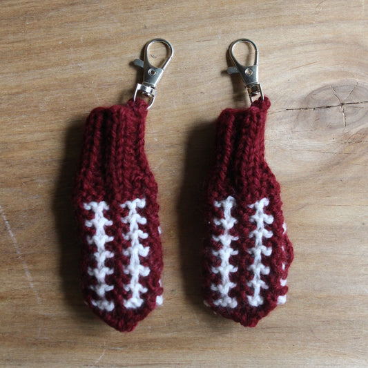 Atslēgu piekariņš - dūrainītis sarkans ar baltu (VEPA A9)