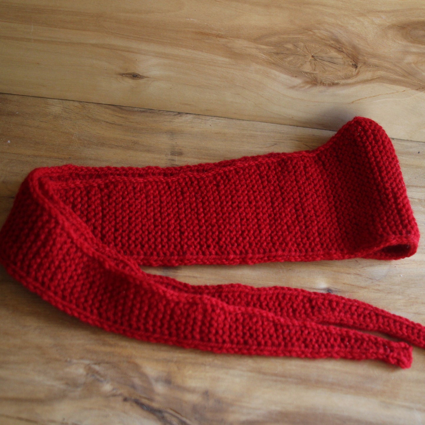 Adīta  sarkana franču šallīte "Sophie" (INPO 99)