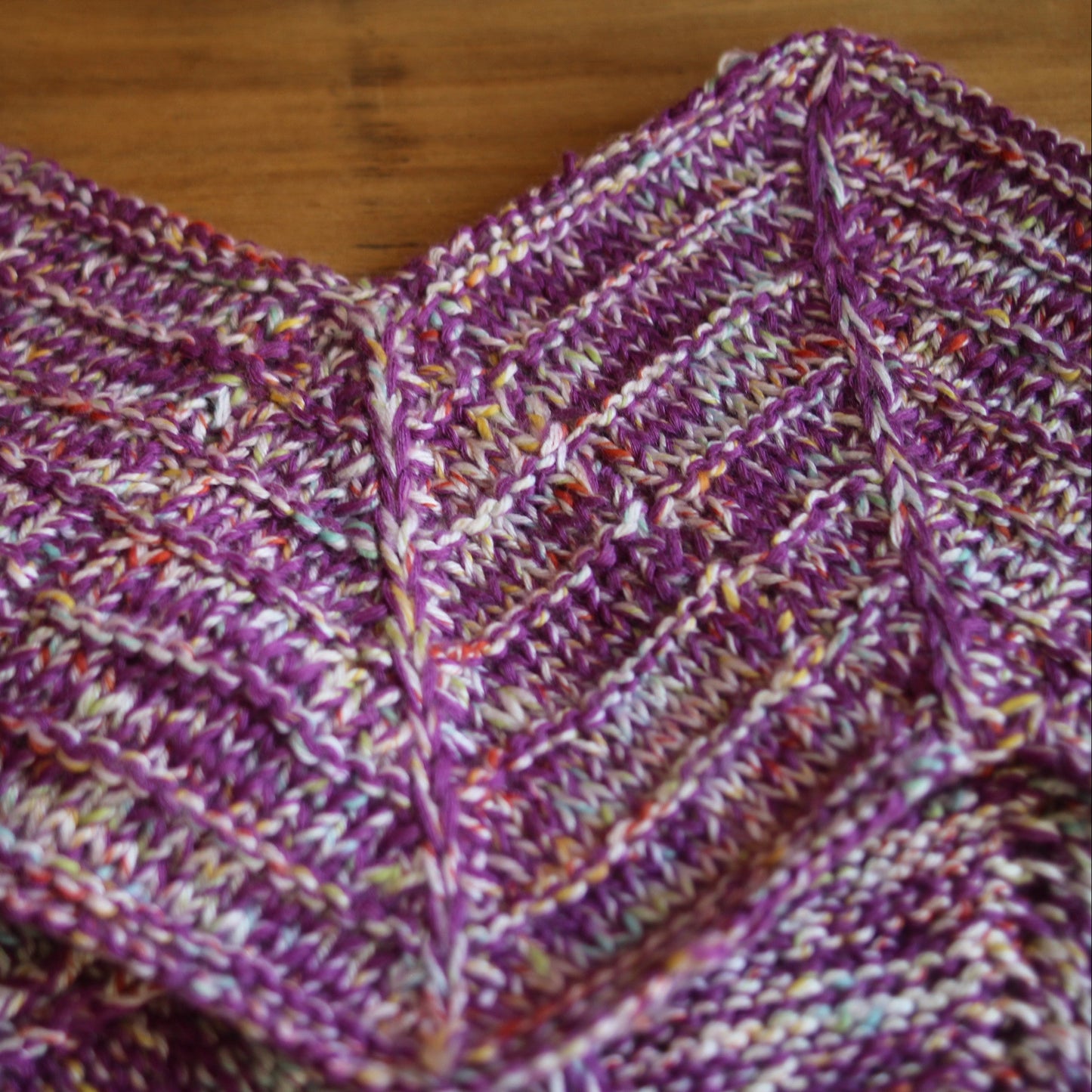 Lillā šalle zigzaga adījumā (TIPTIP3)