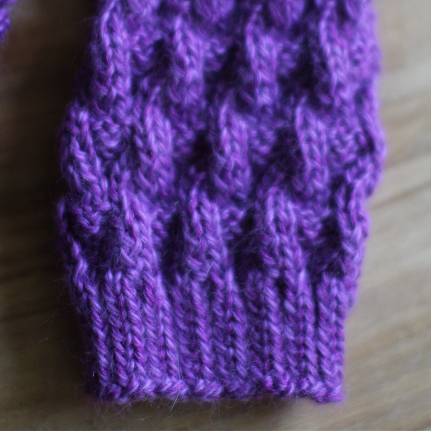 Lillā garas adītas melanža dzijas getras  ar rakstainu valnīti  (VEPA 138)