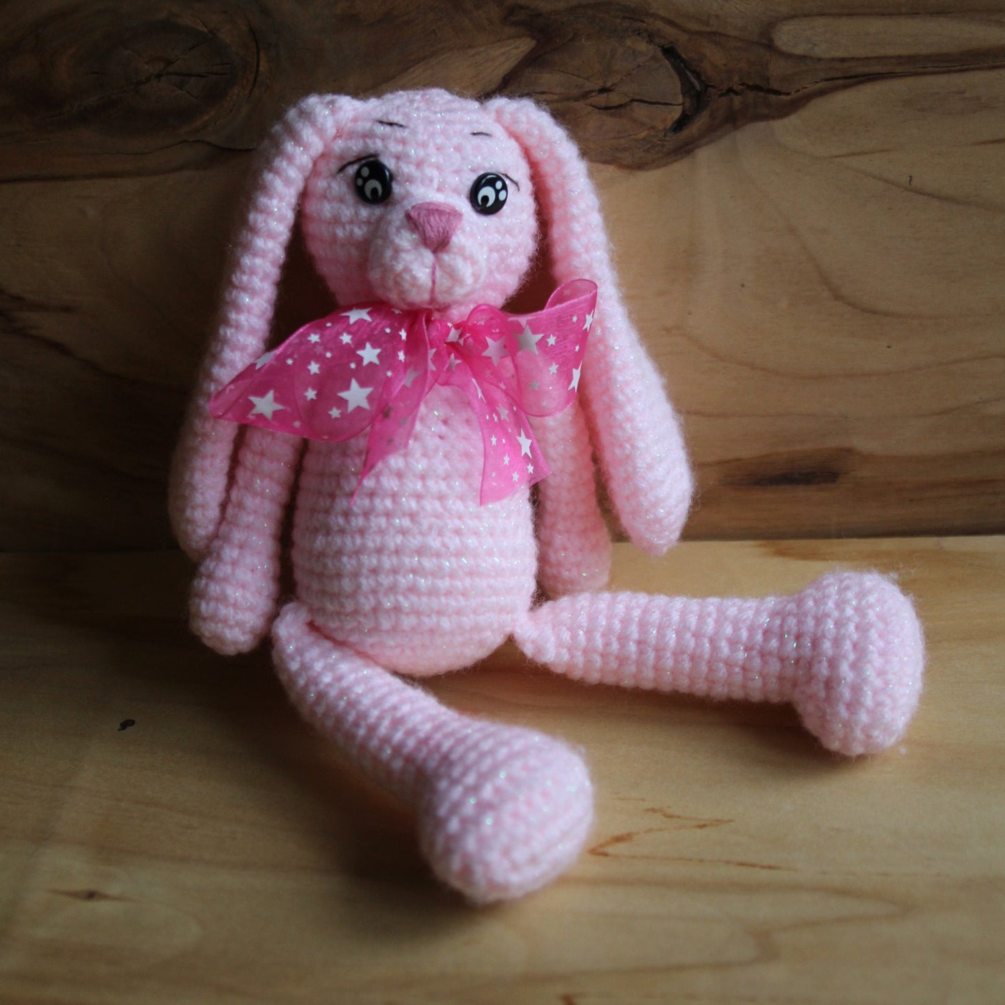 Tamborēts  gaiši rozā zaķis  (AIPU 100)