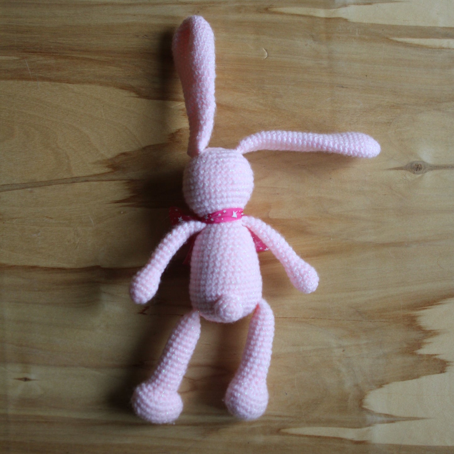 Tamborēts  gaiši rozā zaķis  (AIPU 100)