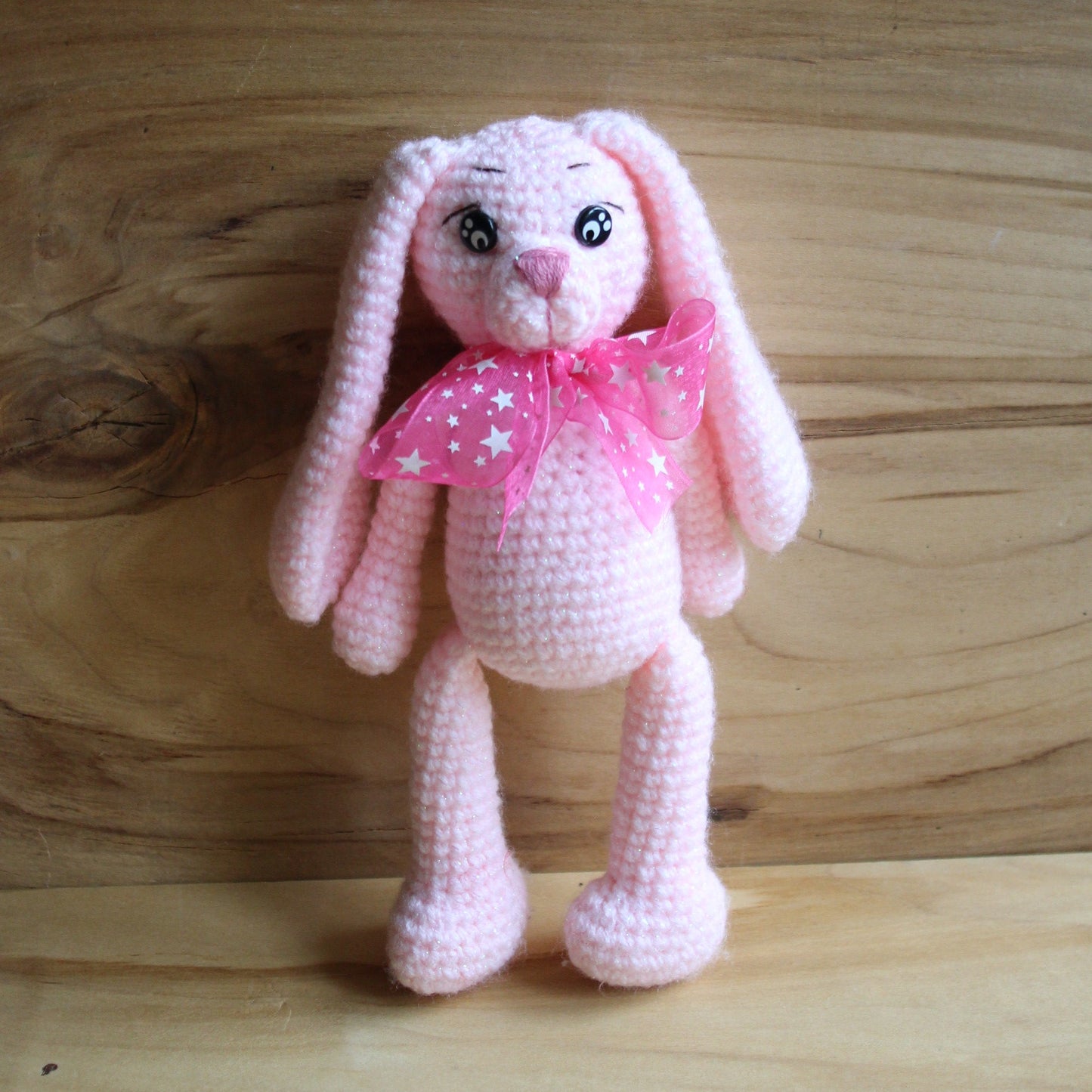 Tamborēts  gaiši rozā zaķis  (AIPU 100)