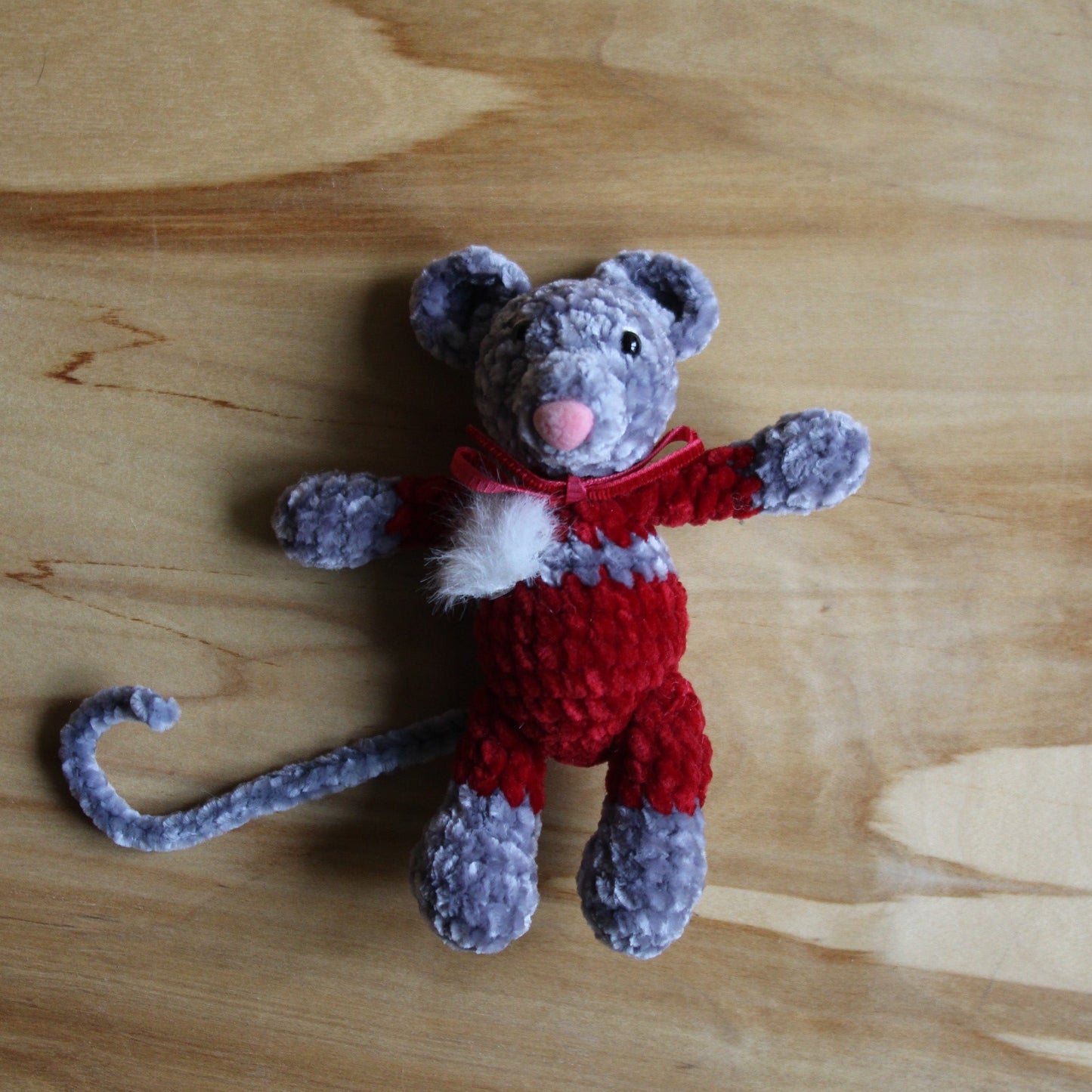 Tamborēta pelēka  pelīte (AIPU 104)