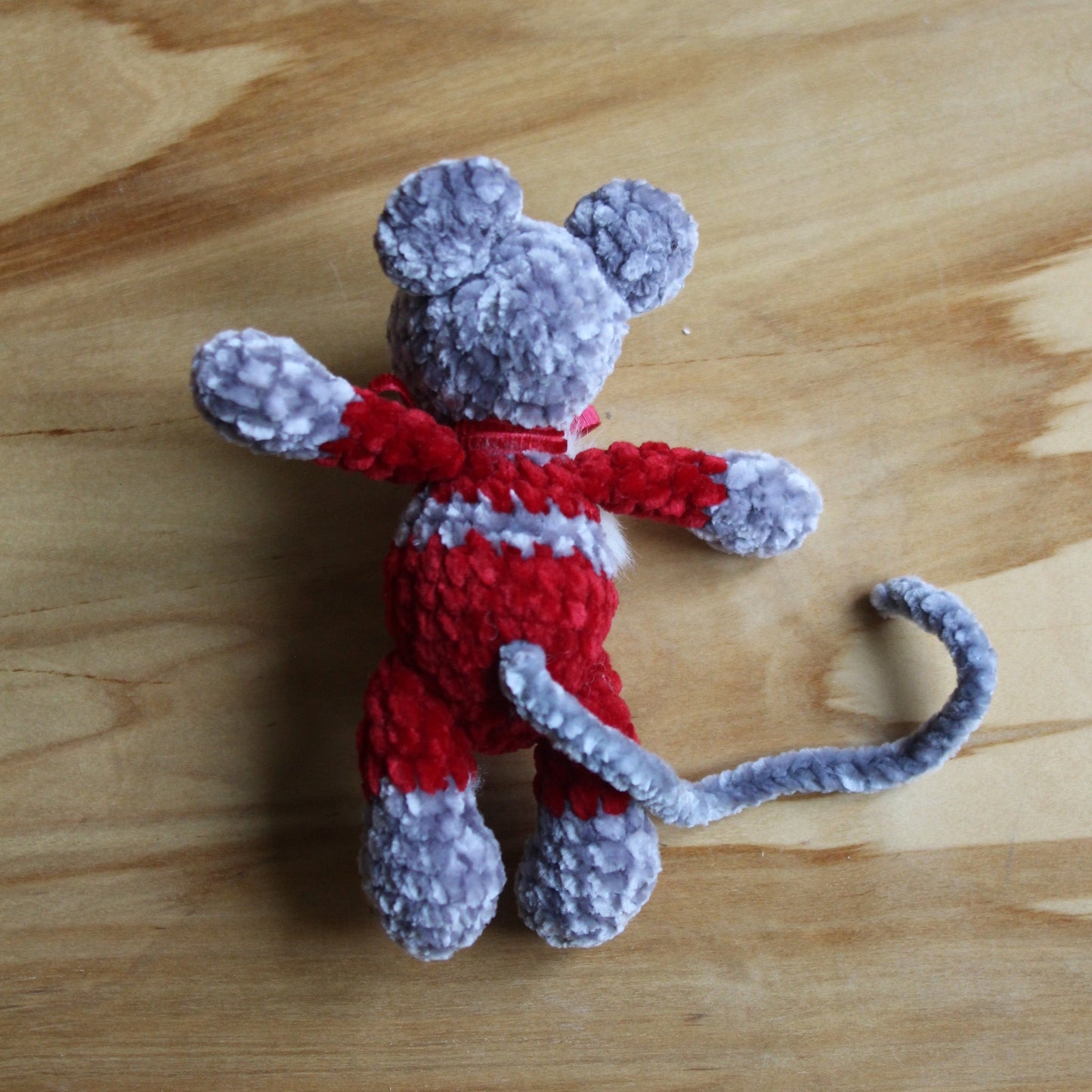 Tamborēta pelēka  pelīte (AIPU 104)