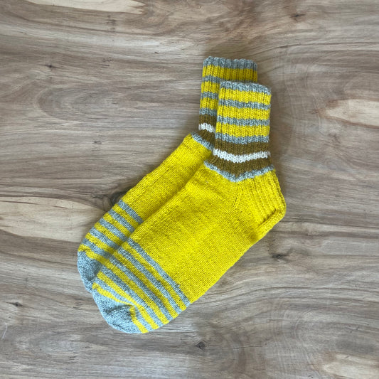 Lemon colored woolen socks size 38.-40. (ASZE 73)