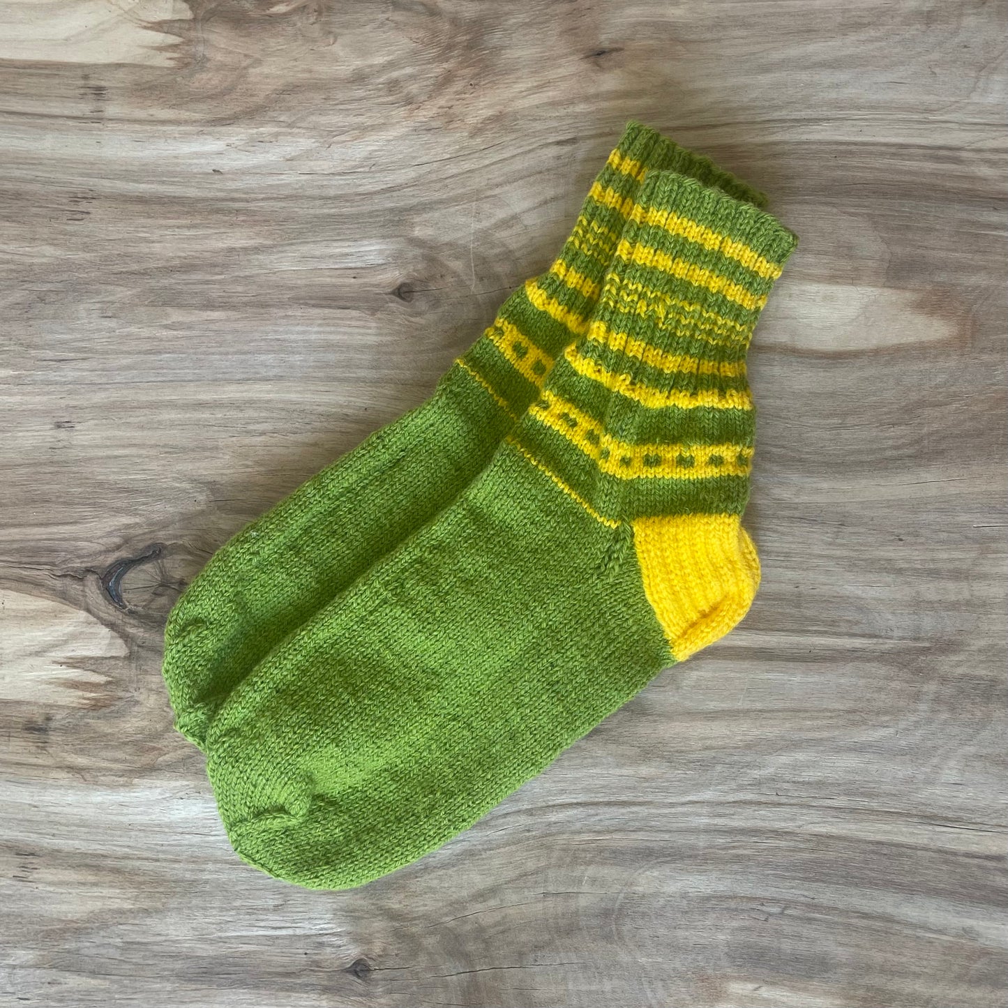 Green woolen socks size 38-40. (ASZE 74)