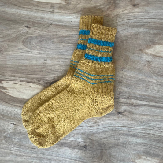 Sand color woolen socks size 41-43. (ASZE 76)