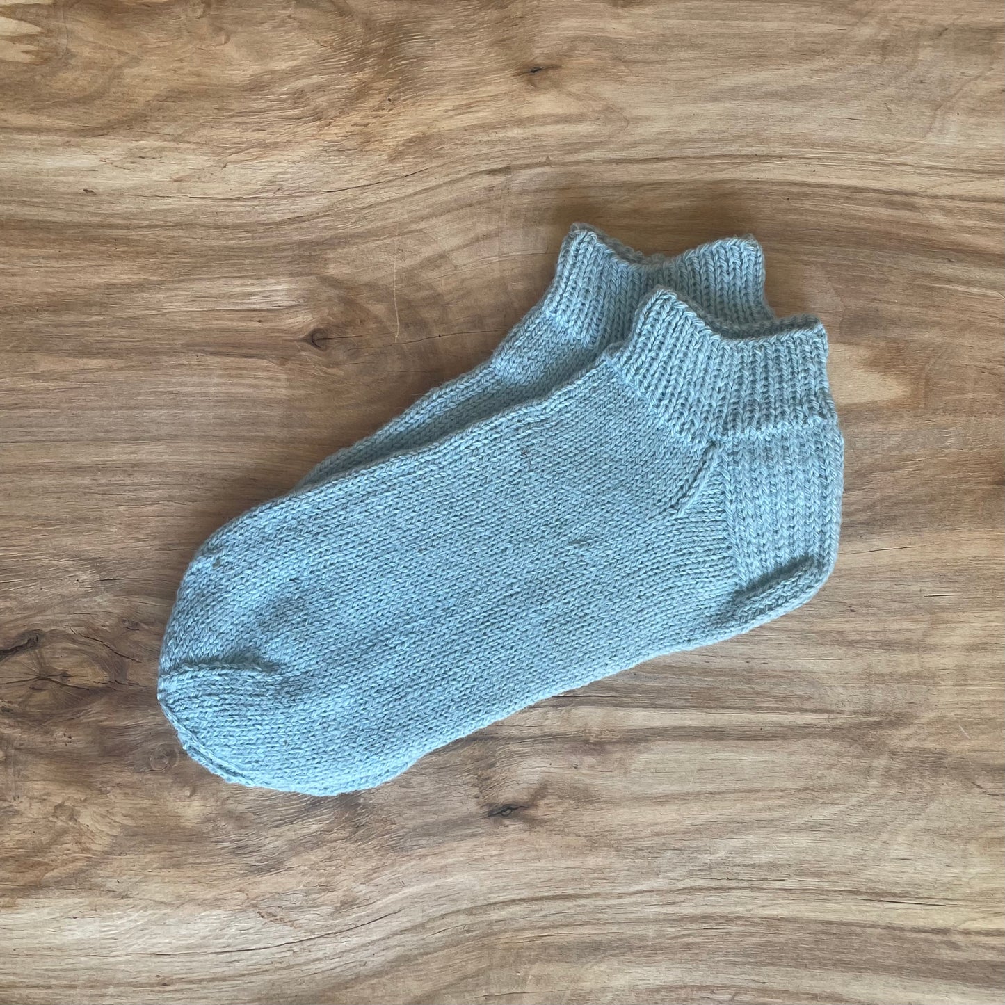 Light blue short woolen socks size 40.-42. (ASZE 81)